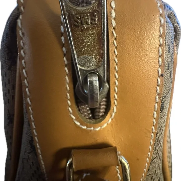 Yves Saint Laurent Vintage Elegant Tan and Brown Designer Cross Body Bag - Picture 12 of 12